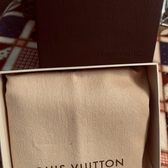 🎁Louis Vuitton Men’s Black Sport Wallet. - Picture 8 of 11